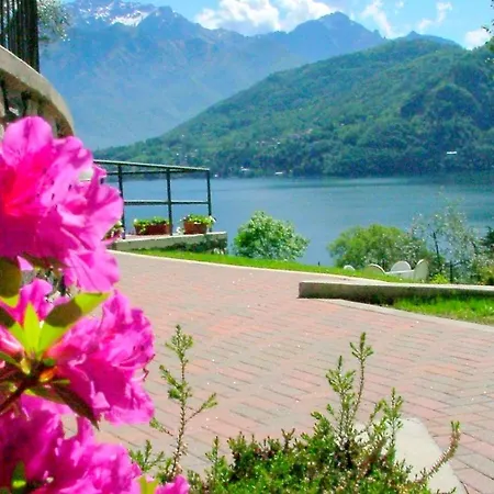 - Tipo Biuno Country house *
